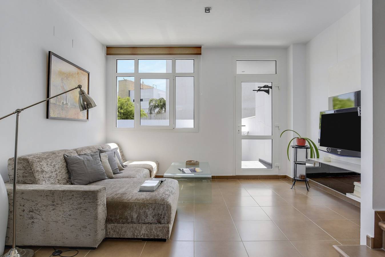 Modernes Haus in Strandnähe mit Pool, Dachterrasse, Wlan und Klimaanlage in La Fontanilla, Conil de la Frontera