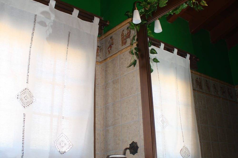 Ideal for families. Private swimming pool.Andalusian house. Very close to Málaga in Almogía, Provincia de Málaga