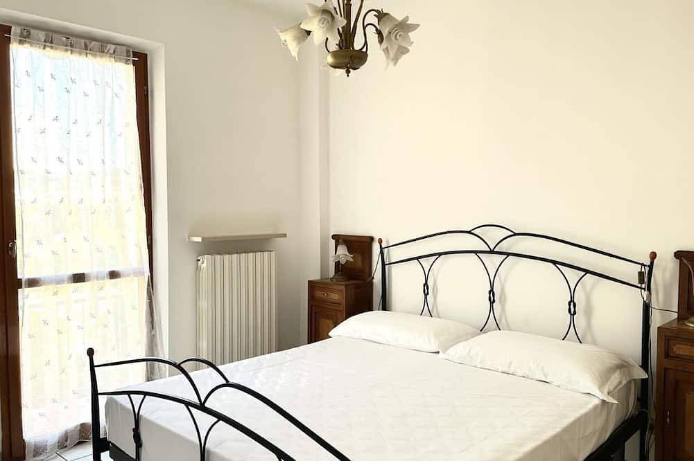 Entire apartment, S256 - Sirolo, comfortable three-room apartment in the center in Sirolo, Riviera del Conero