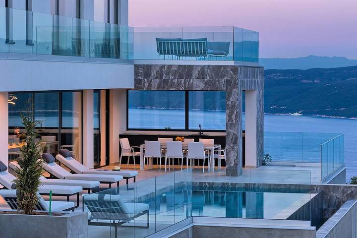 Villa für 8 Personen, mit Garten und Whirlpool sowie Sauna und Pool in Labin