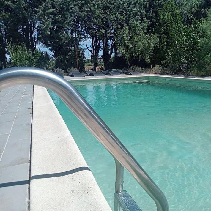 Appartement de vacances pour 2 personnes, avec piscine ainsi que jardin et vue