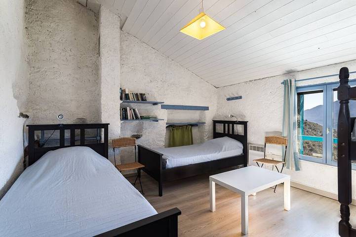 Location de vacances pour 8 personnes, avec jardin à Jujols - 4