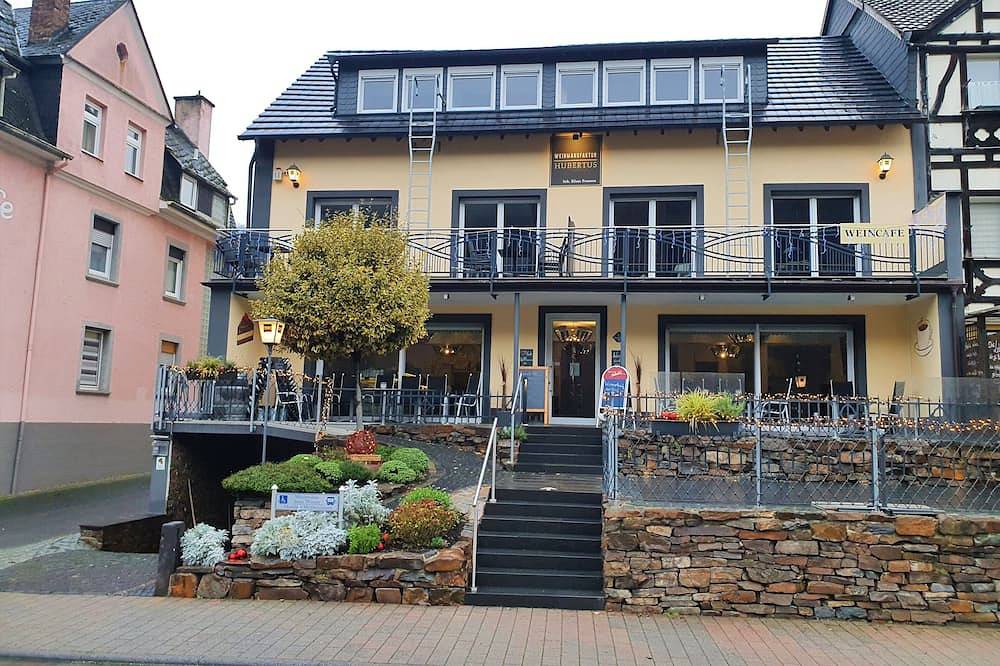 Ganze Wohnung, Neue Ferienwohnung im alten Winzerhaus - Urlaub im Weingut in Klotten, Cochem-Zell
