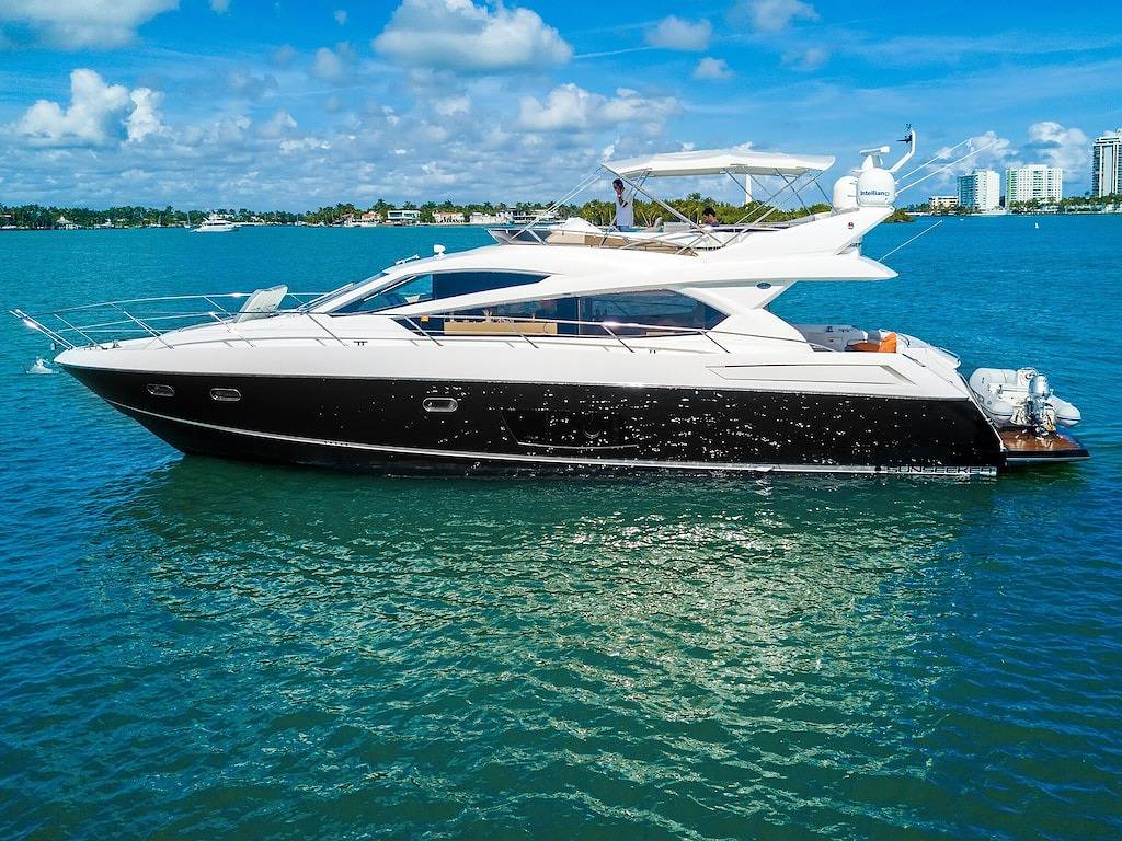 Yachtcharter, Sunsekeer Manhatan 70 Fuß, 4 Stunden min, 6 Stunden max in Miami, Florida