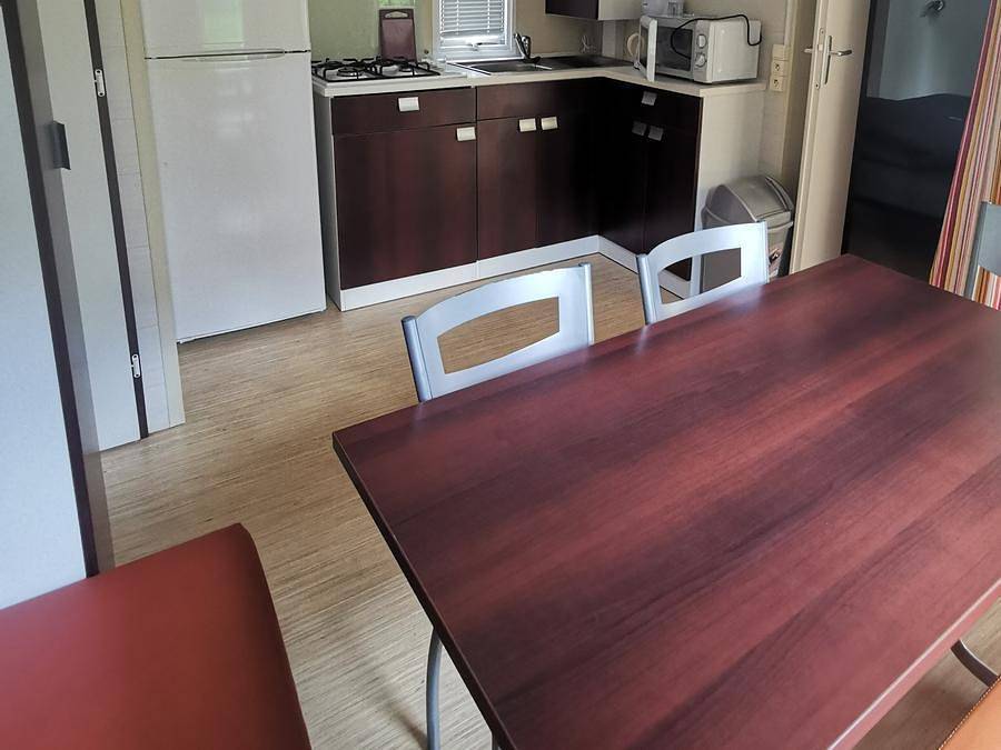 Camping Ushuaïa Villages Les Pins d'Ucel - Mobilheim 5 personen - Hirondelle - Mobilheim 28 m² + Tv in Ucel, Parc naturel régional des Monts d'Ardèche