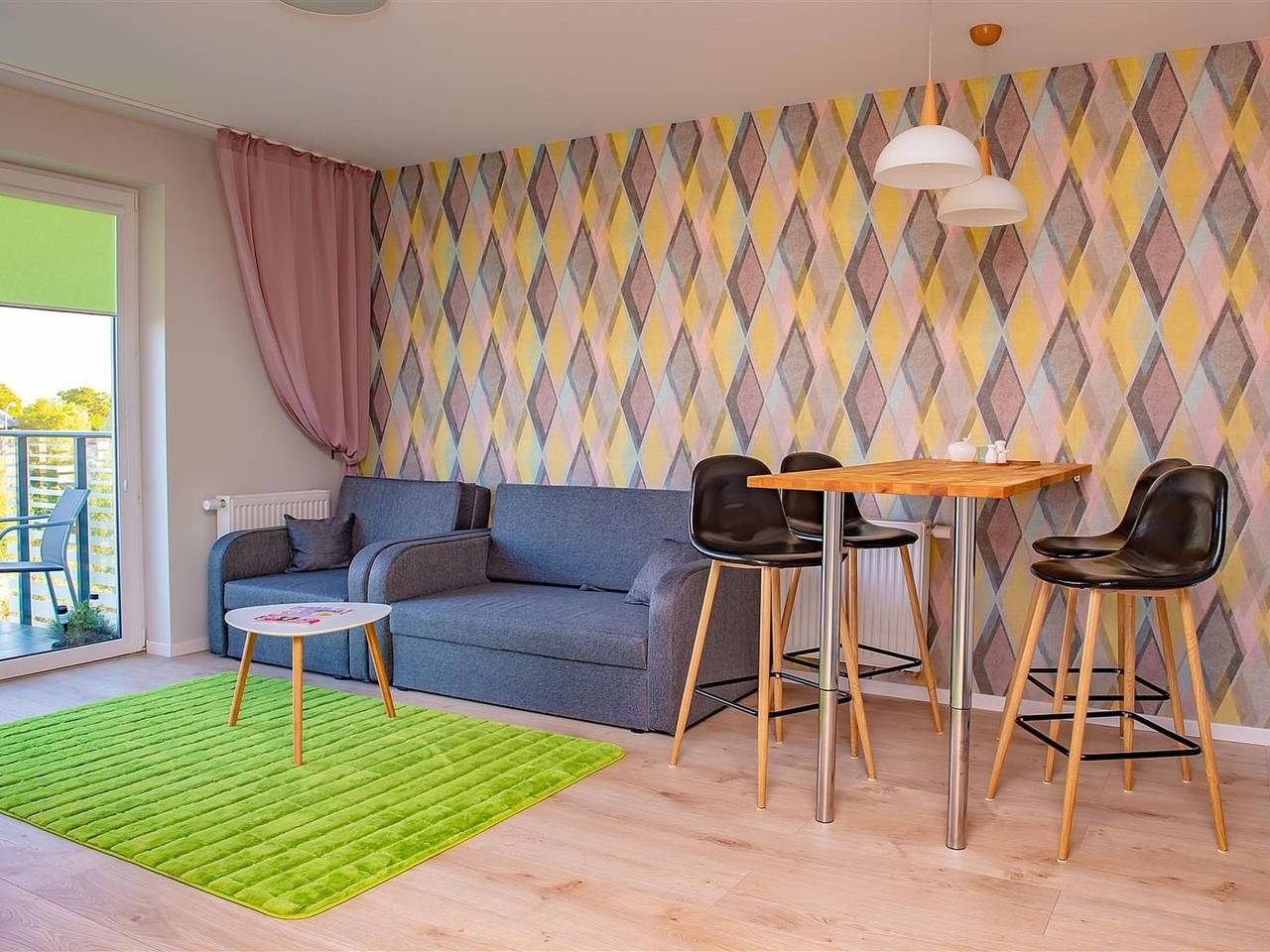 Ganze Wohnung, Moderne Ferienwohnung mit Balkon, nur 500 Meter von Meer und Strand entfernt in Puck, Polnische Ostsee