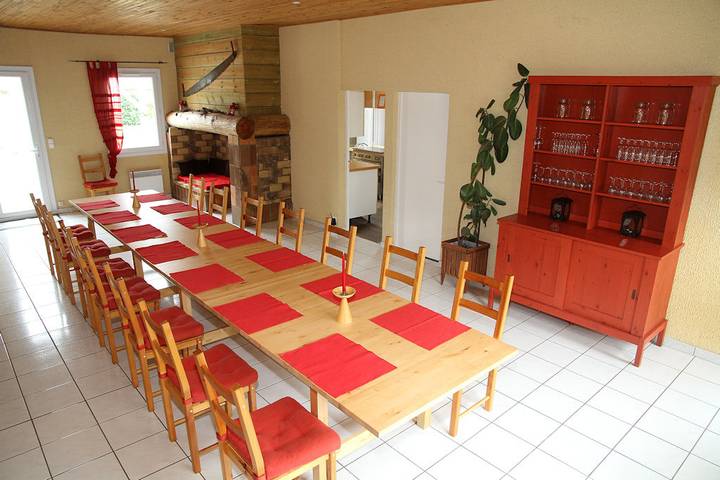 Gîte pour 16 personnes, avec terrasse et piscine ainsi que jardin et sauna en Nouvelle-Aquitaine - 4