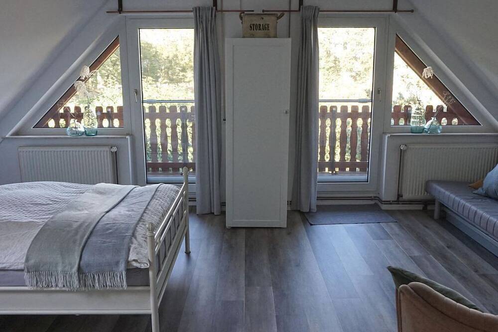 Ganze Wohnung, Fewo \"Idylle am Wittkamp\" - Appartement/Fewo, Bad, Wc, 1 Schlafraum in Apen, Ammerland