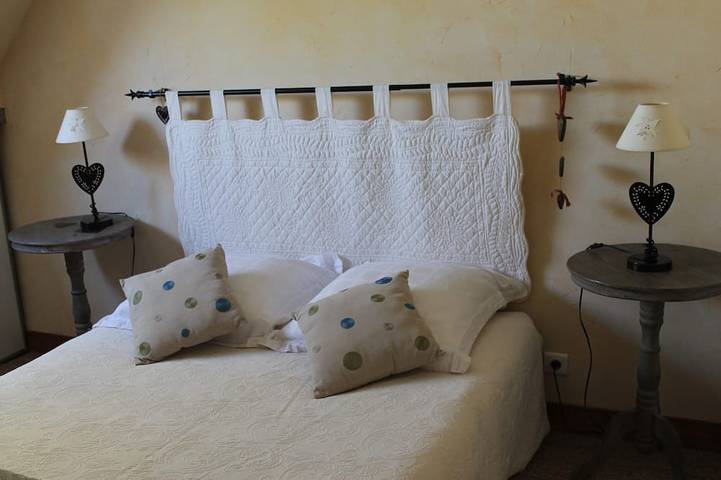 Location de vacances pour 8 personnes, avec jacuzzi et jardin à Jayac - 3