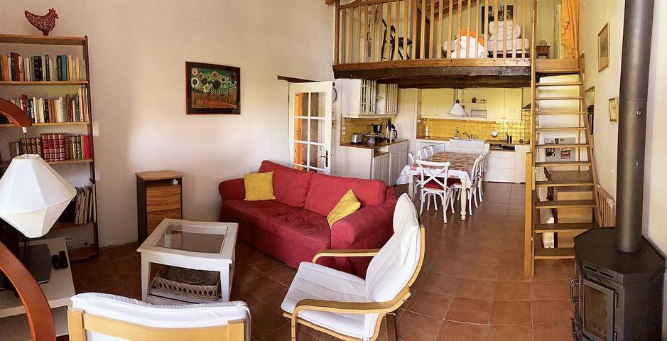 Gîte pour 4 personnes, avec jardin ainsi que terrasse et piscine, animaux acceptés à La Bégude-de-Mazenc - 3