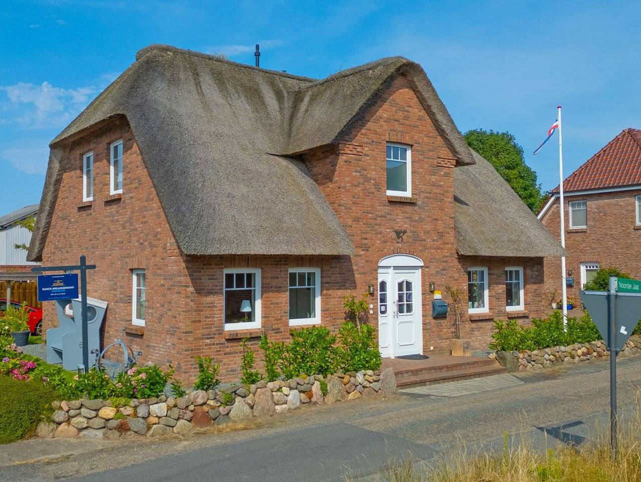 Tills Hüs - Komfortables Ferienhaus mit Terrasse und moderner Ausstattung in Utersum in Utersum, Föhr