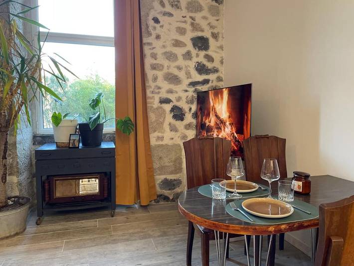 Gîte pour 2 personnes, avec jardin et piscine ainsi que bassin pour enfant et vue à Pont-de-Labeaume - 2