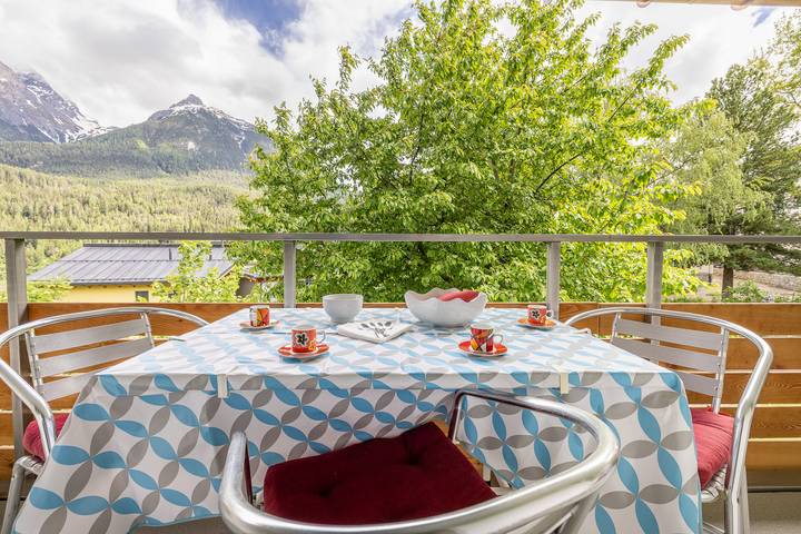 Ganze Ferienwohnung, Ferienwohnung Wüest - 4 Personen / 2.5 Zimmer / 1 Schlafraum in Scuol, Unterengadin
