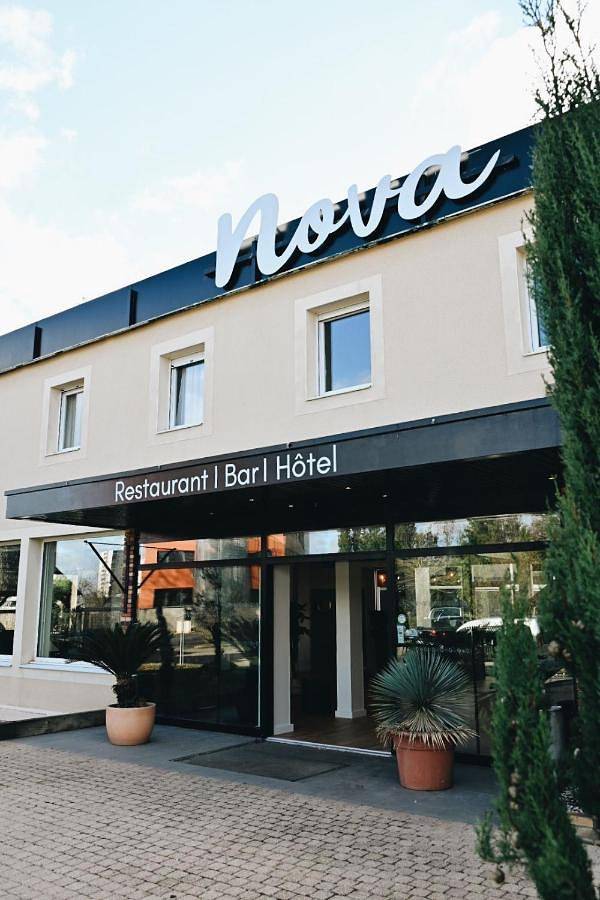 Hôtel pour 2 personnes, avec jardin et piscine à Limas - 2