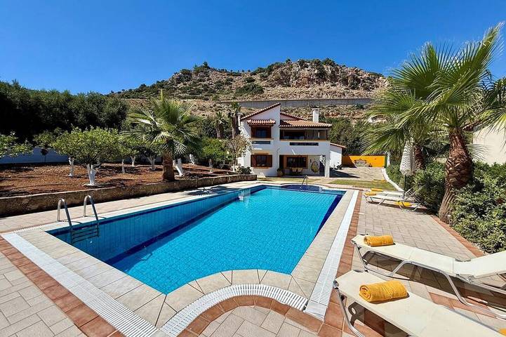 Villa für 4 Personen, mit Terrasse und Garten