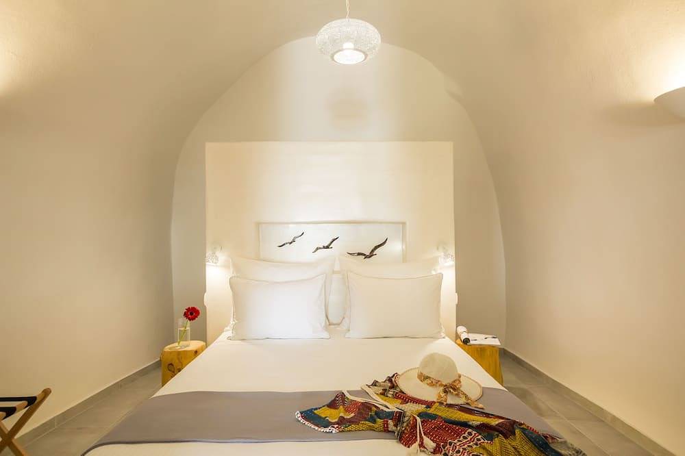 \"Ethereum Luxury Cave\" private Jacuzzi-Villa in Imerovigli in Firostefani, Imerovigli
