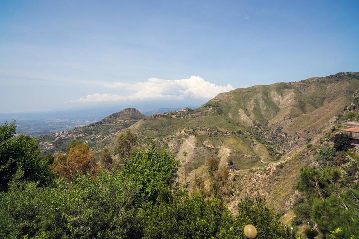 Appartement entier, Appartement de vacances 'Garden Cottage I Dammusi - Limoni' avec vue montagne in Castelmola, Province de Messina