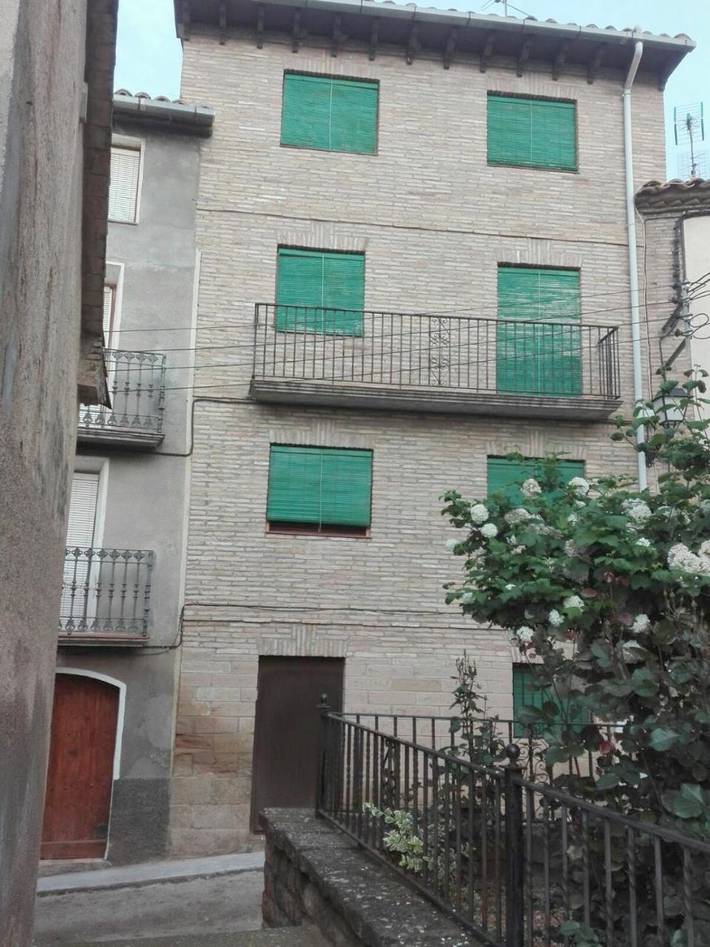 Location de vacances pour 7 personnes, avec Balcon ainsi que Terrasse et Vue à Adahuesca