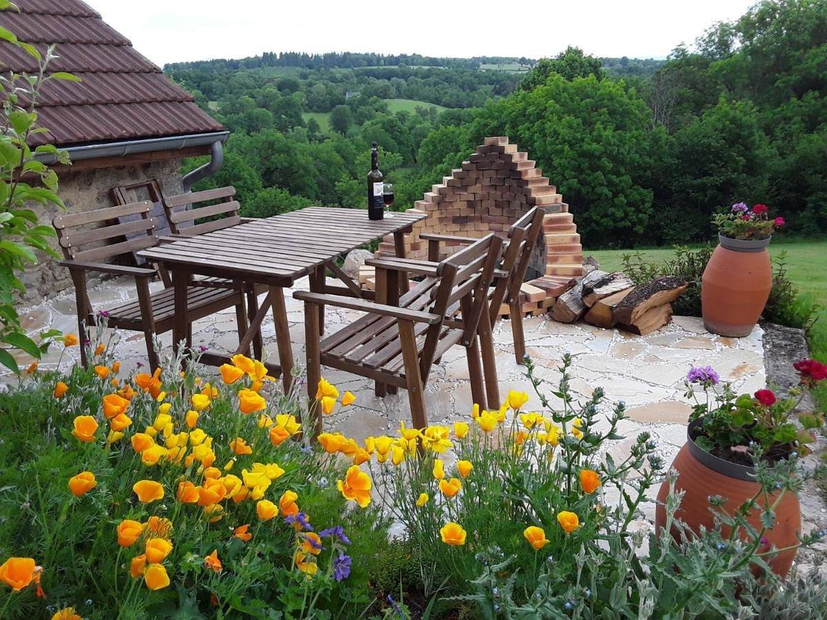 One-Bedroom Cottage in Saint-Priest-des-Champs, Puy-de-Dôme
