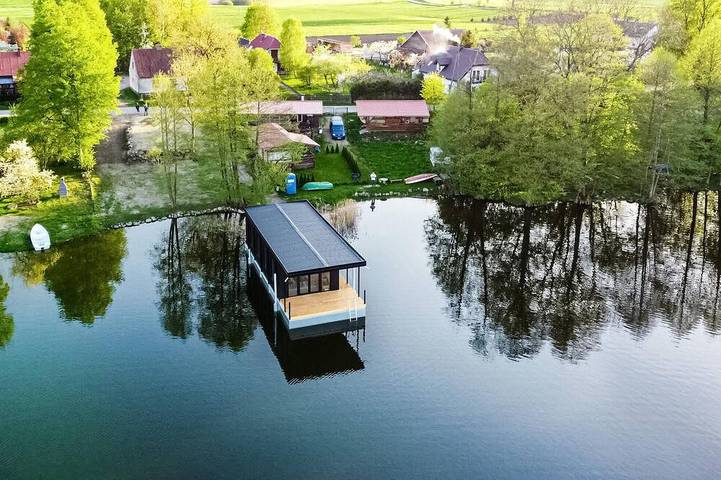 Casa flotante para 6 personas, con jardín - 1