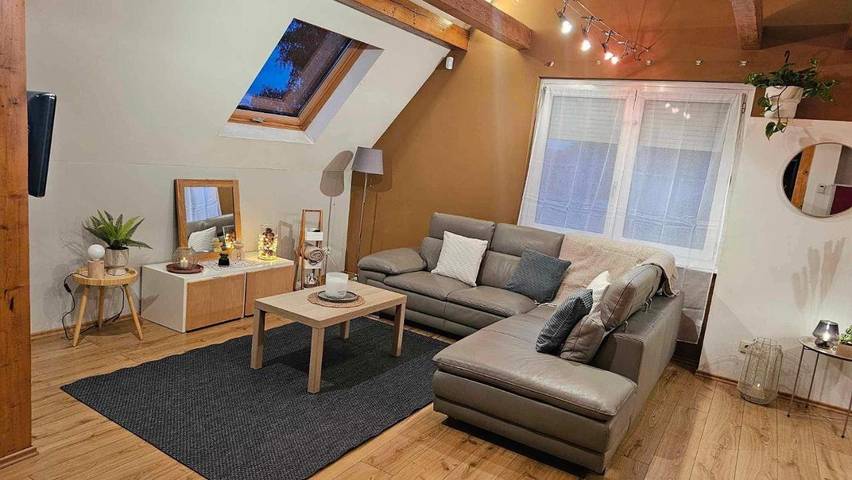 Appartement de vacances pour 7 personnes, avec Jacuzzi ainsi que Terrasse et Jardin