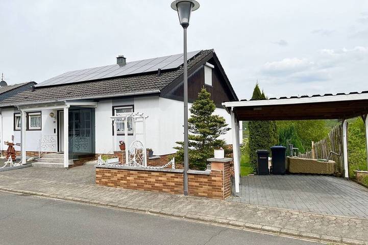 Ferienwohnung für 4 Personen, mit Terrasse und Garten in Reil