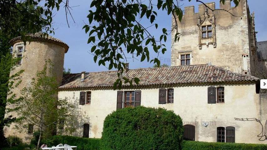 Location de vacances pour 10 personnes, avec jardin et piscine à Allemagne-en-Provence