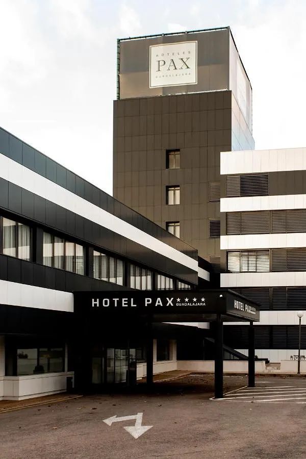 Hotel for 2 people, with garden and pool - 1