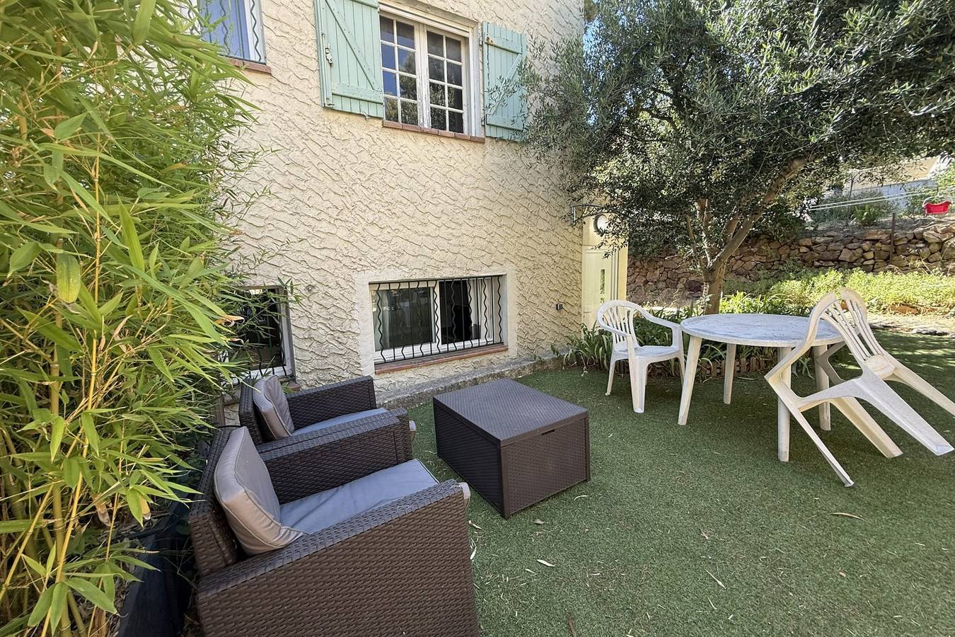 Ganzes Studio, Studio für 2 Personen mit Terrasse in La Garde, Mittelmeerküste (Frankreich)