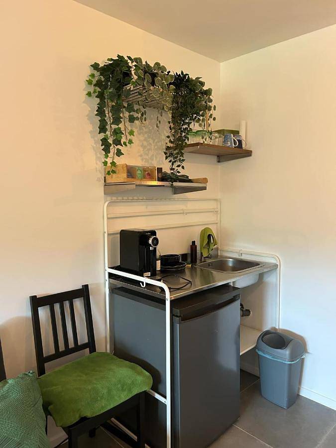 Location de vacances pour 2 personnes, avec jardin ainsi que terrasse et vue dans Sart-Dames-Avelines - 3