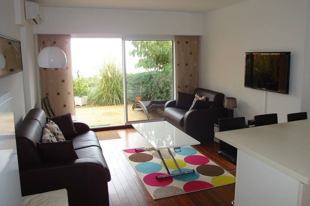 Ganze Wohnung, Ferienwohnung 5 Personen Meerblick und privatem Garten in Le Trayas, Saint-Raphaël