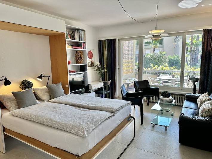 Ferienwohnung für 2 Personen, mit Balkon und Garten sowie Pool und Seeblick in Muralto