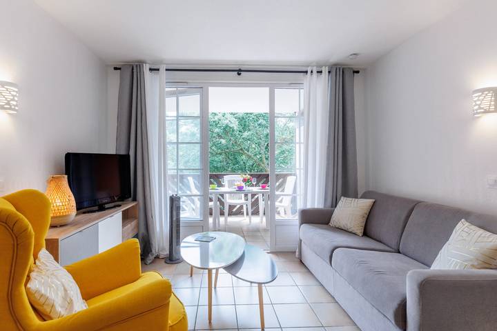 Gîte pour 4 personnes, avec Balcon ainsi que Terrasse et Piscine dans Moliets-Plage