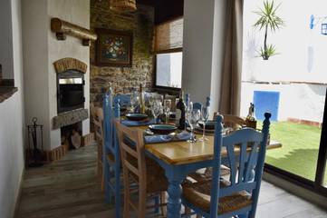 Casa rural para 12 personas, con jardín además de piscina y vistas, Se admiten mascotas en Santa Elena