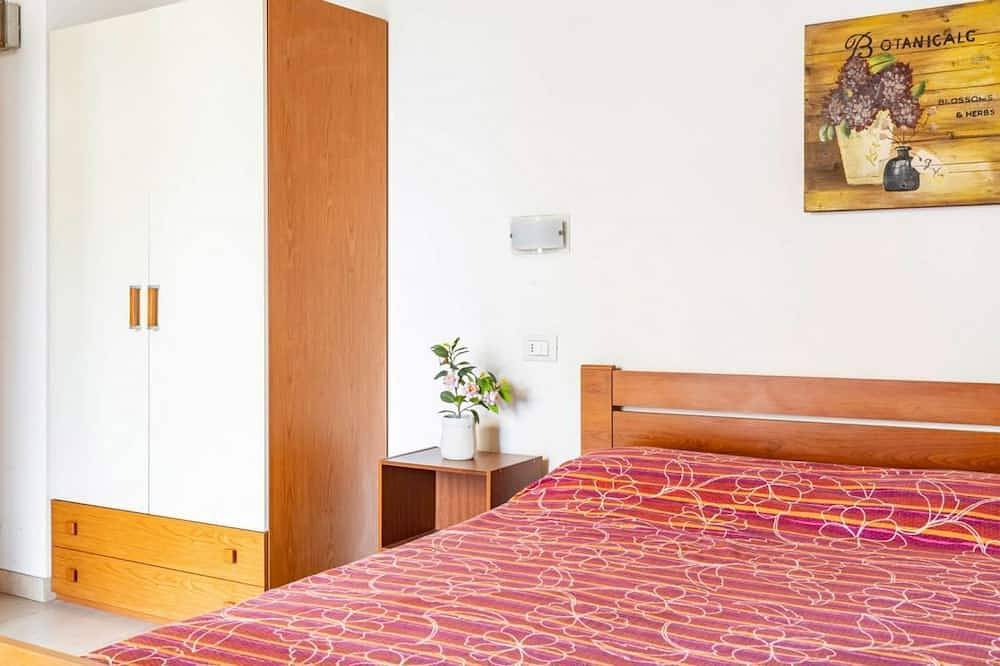 Entire apartment, Mazzarelli Holiday Home - Studio 4 with Balcony in Marina di Ragusa, Ragusa Province