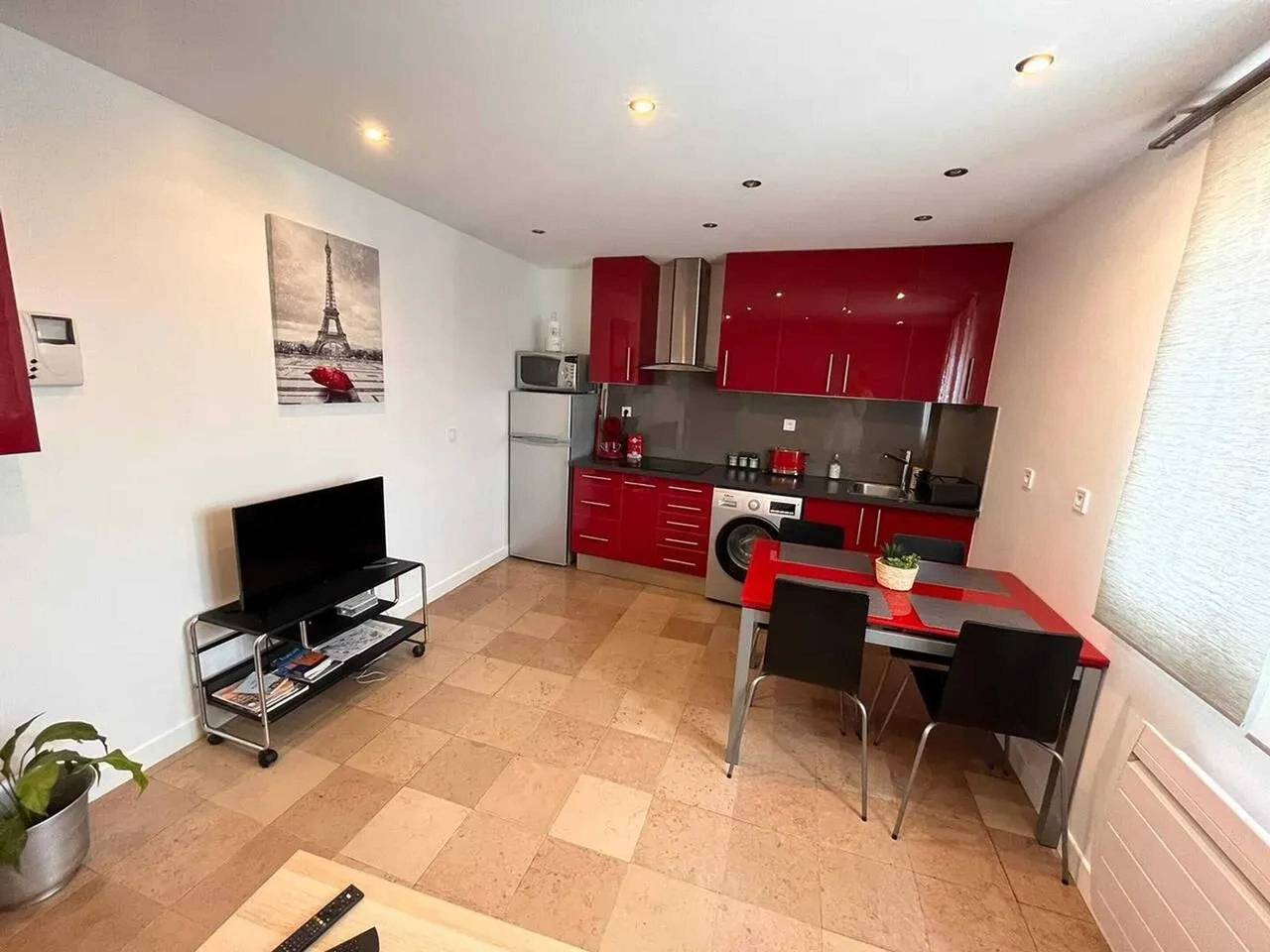 Appartement entier, Appartement moderne à Aubervilliers - 45 m² - Parking payant in Aubervilliers, Seine-Saint-Denis