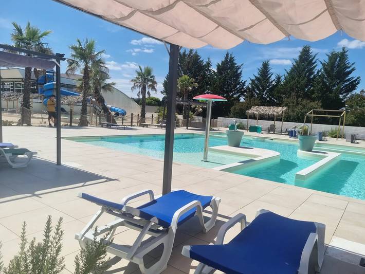 Camping pour 6 personnes, avec piscine et terrasse à Vienne (France)