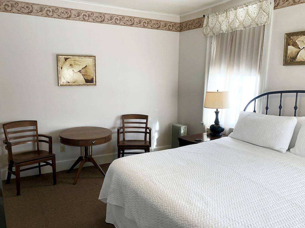 National Historic Landmark Inn in Cayuga Lake