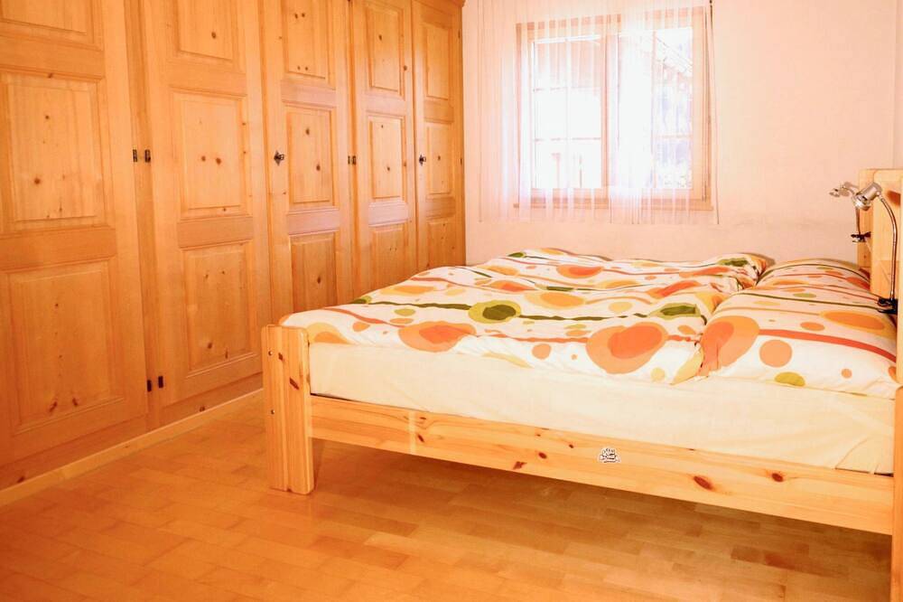 Ganze Wohnung, Tgèsa Garnetsch Zeller, (Sedrun), 170.03 in Sedrun, Tujetsch