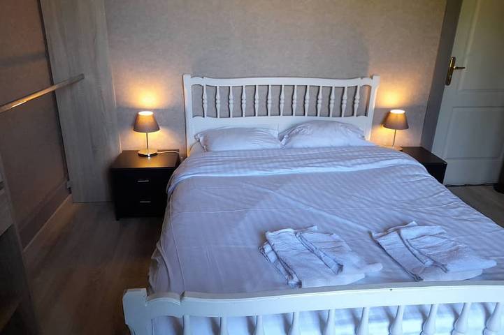 Ganze Wohnung, „Vivaldi“ Wohnung 4 Personen im Morvan in Saint-Honoré-les-Bains, Naturpark Morvan