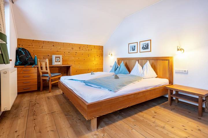 Ferienwohnung für 2 Personen, mit Balkon und Garten am Pragser Wildsee - 2