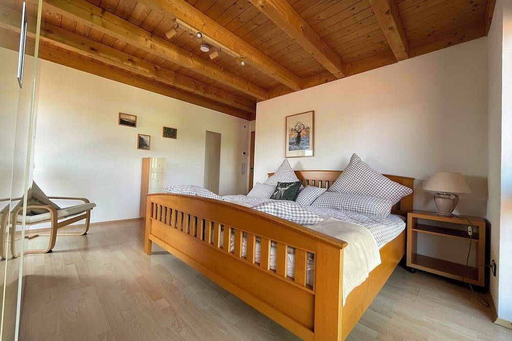 Ganze Wohnung, Schöne geräumige Ferienwohnung direkt am Kirnbergsee für bis zu 6 Personen in Bräunlingen, Hochschwarzwald