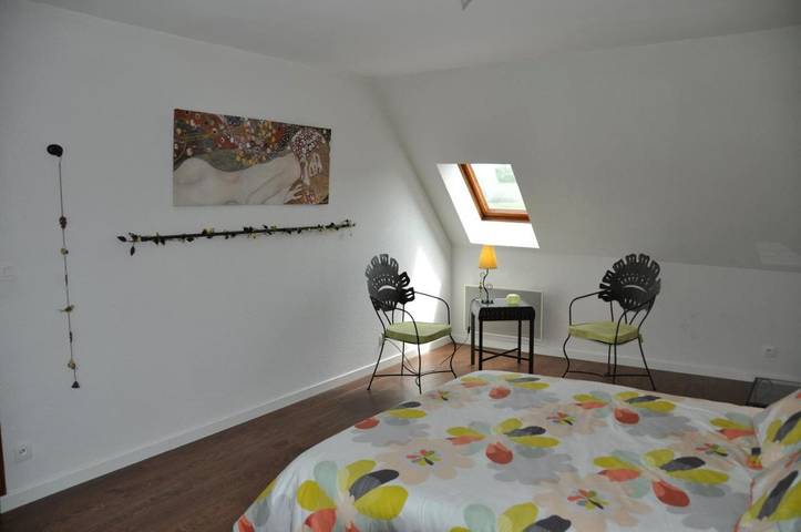 Location de vacances pour 6 personnes, avec jardin ainsi que piscine et vue, animaux acceptés à Saillenard - 4