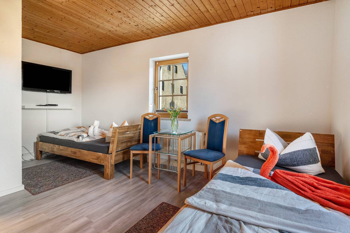 Room 'Gästezimmer 1' with Shared Terrace, Shared Garden and Wi-Fi in Klipphausen, Region Meissen