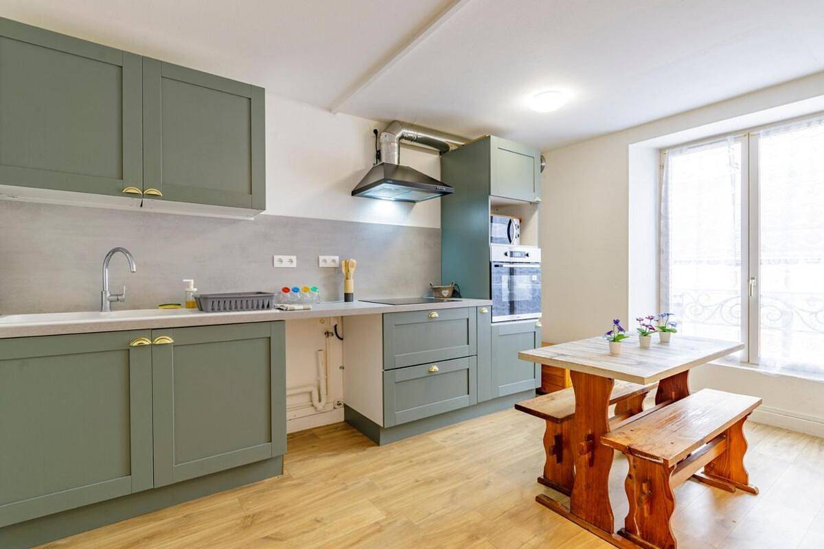 Appartement entier, Two-Bedroom Apartment in Issoudun, Région d'Issoudun
