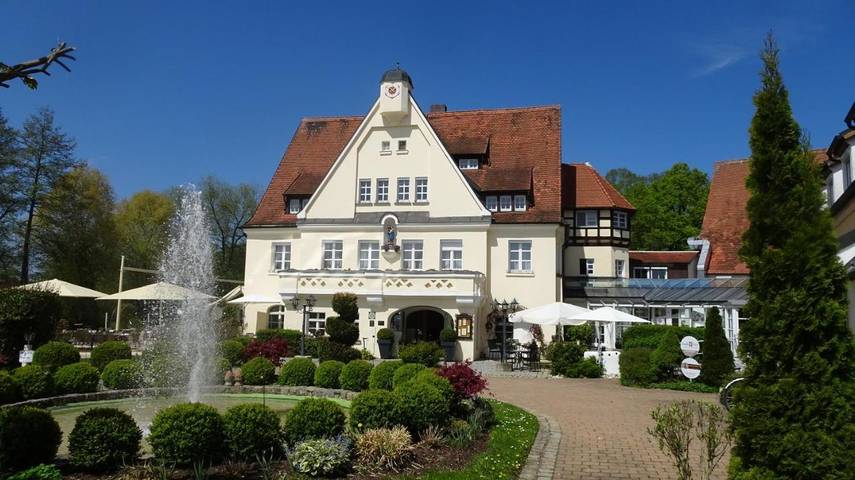 Hotel, mit Terrasse und Garten sowie Sauna und Ausblick