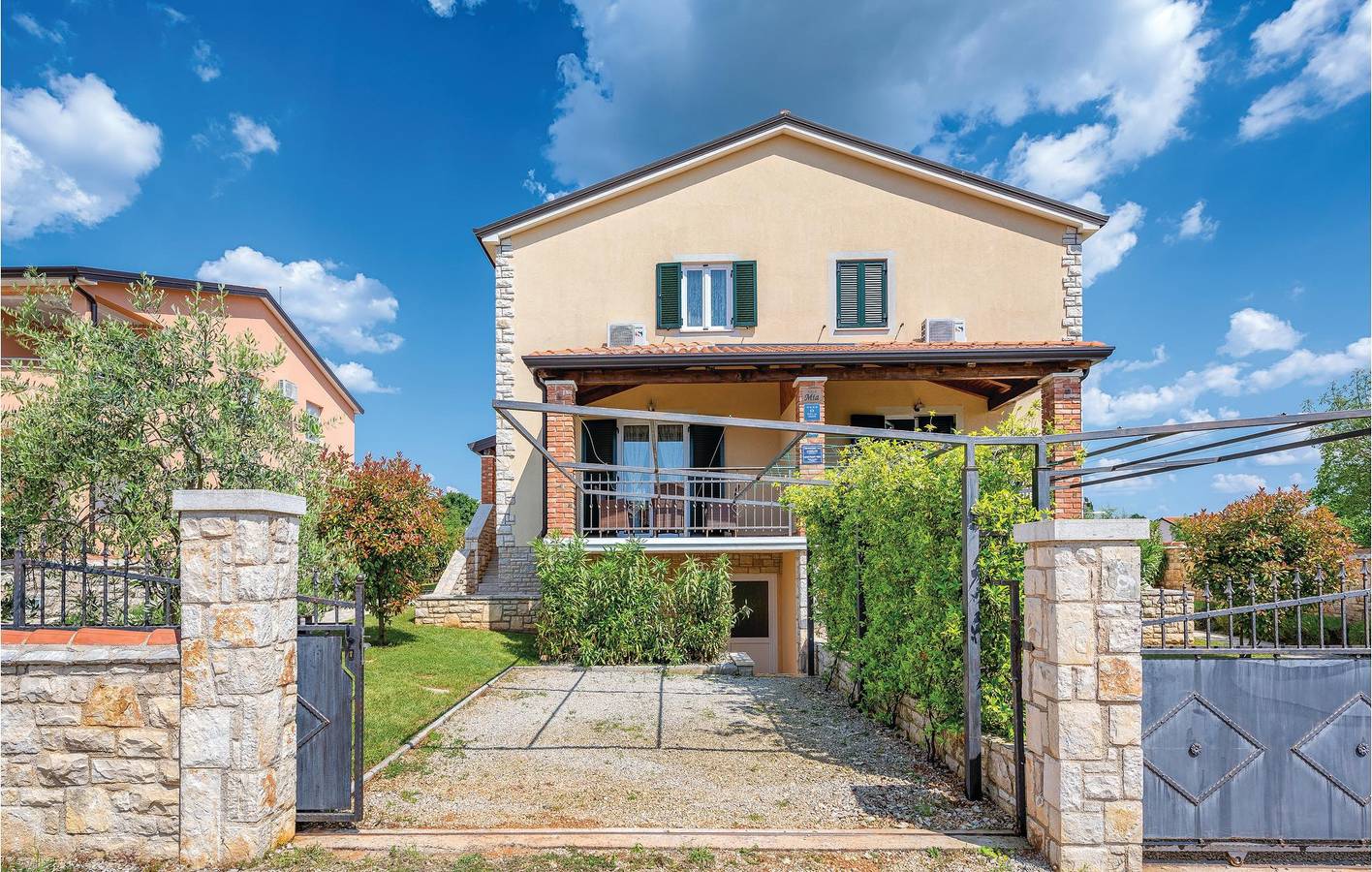 Ferienhaus für 6 Personen mit Terrasse in Lovrecica, Umag und Umgebung