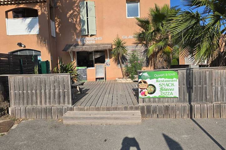 Mobil-Home situé sur la Côte Bleue entre Marseille et La Camargue in Martigues, Côte méditerranéenne (France)