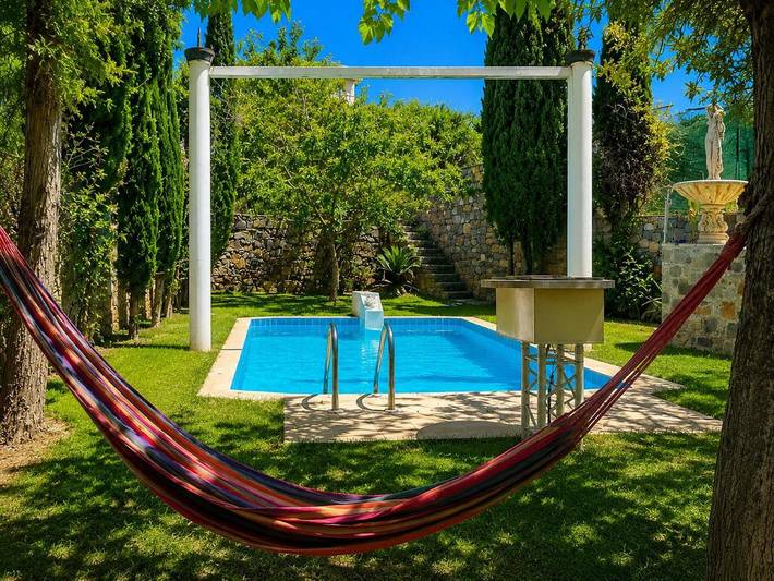 Ferienhaus für 6 Personen, mit Balkon und Terrasse sowie Garten und Pool