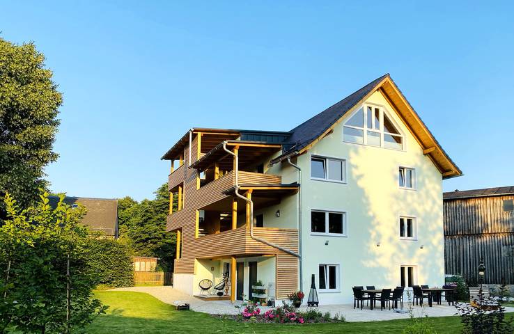 Ferienwohnung für 3 Personen, mit Balkon und Balkon/Terrasse sowie Terrasse und Garten